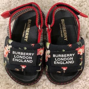Burberry sandals size 23